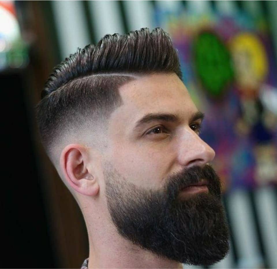 Barba Lenhador: O Guia Definitivo para Cultivar e Cuidar do Seu Estilo Rústico 10 barba lenhador fade lateral