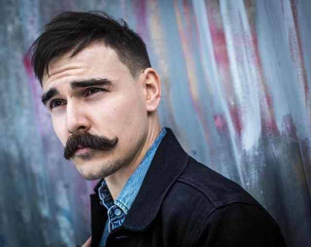 Conheça os 7 Tipos de Bigode que serão Tendência em 2024 6 Bigode Morsa